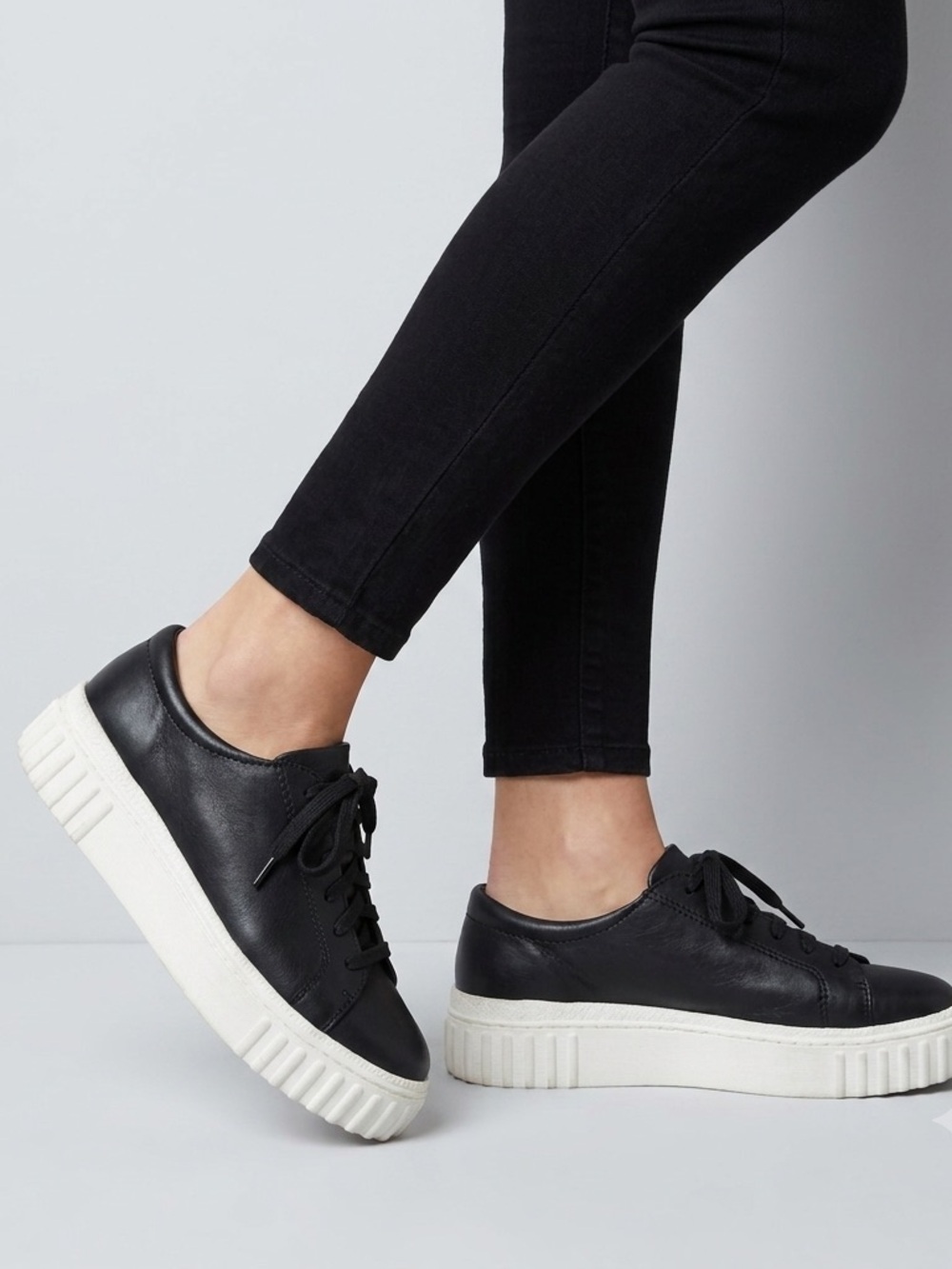 Clarks Mayhill Walk Sneakers Black Leather Platform Comfort Women’s US 8.5 M